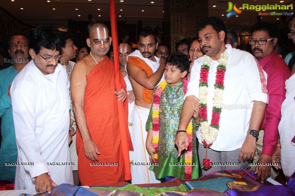 Sri Sri Sri Tridandi Srimannarayana Ramanuja Chinna Jeeyar Swamiji inaugurates Kancheepuram Varamahalakshmi Silks, Hyderabad