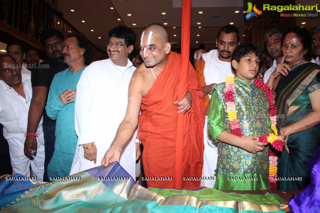 Sri Sri Sri Tridandi Srimannarayana Ramanuja Chinna Jeeyar Swamiji inaugurates Kancheepuram Varamahalakshmi Silks, Hyderabad