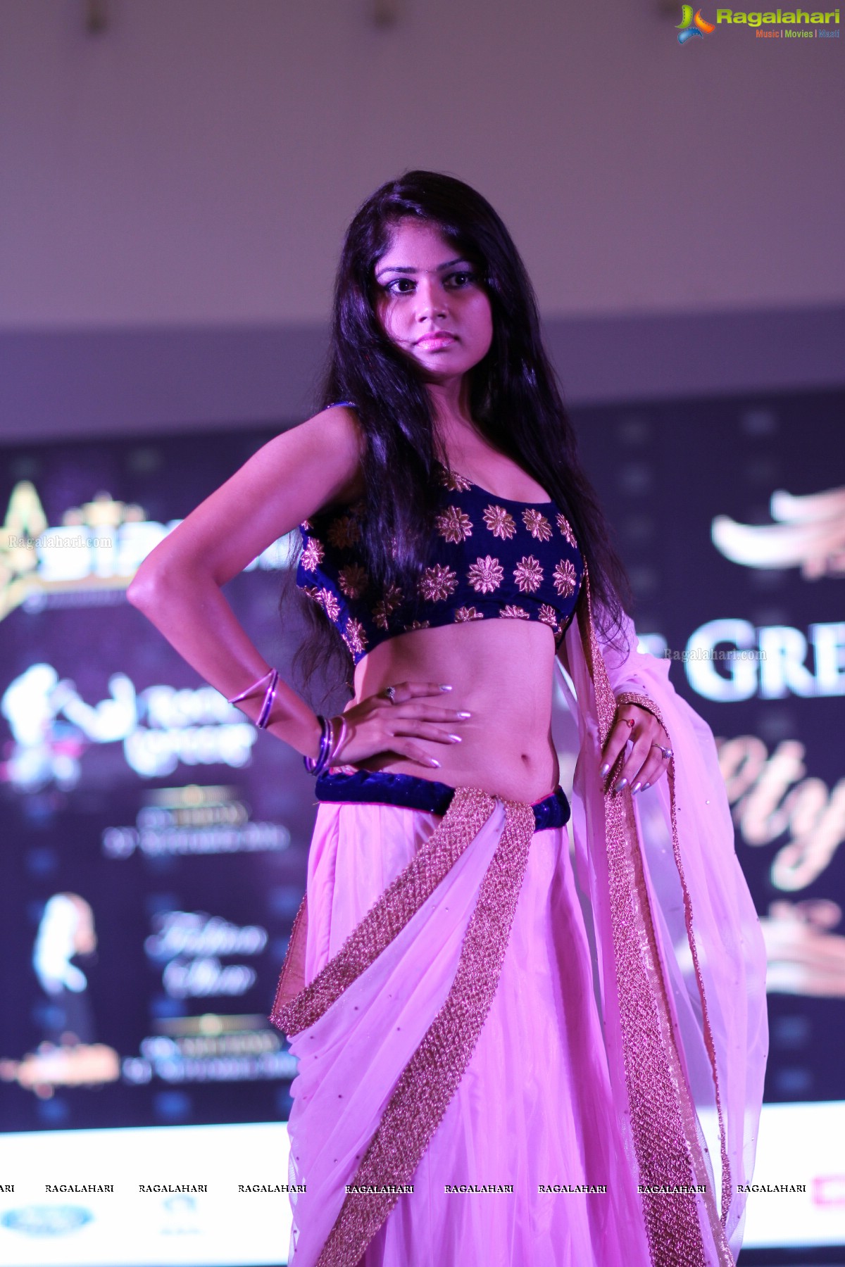 V Star Entertainment and SIPL Lifestyle Expo 2016 Fashion Show at Forum Sujana Mall, Hyderabad