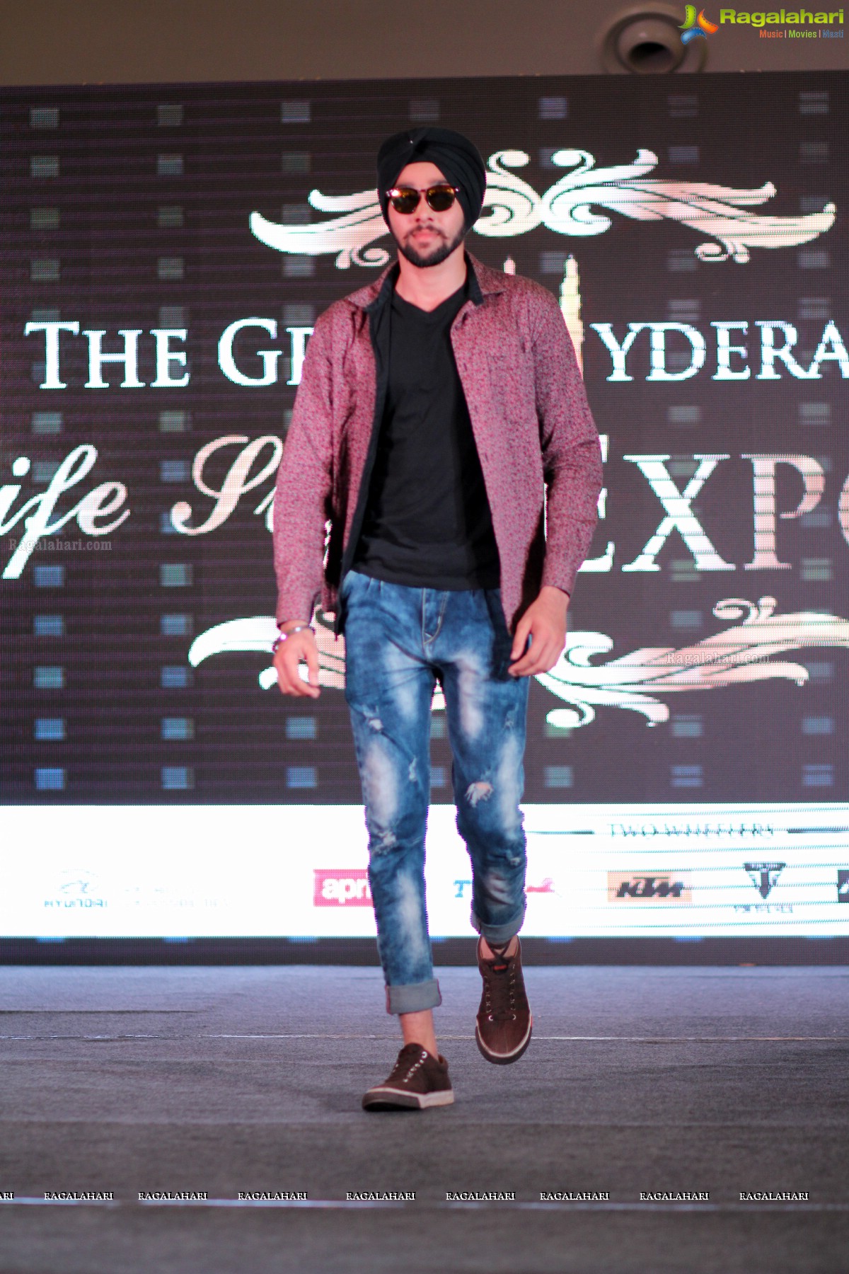 V Star Entertainment and SIPL Lifestyle Expo 2016 Fashion Show at Forum Sujana Mall, Hyderabad