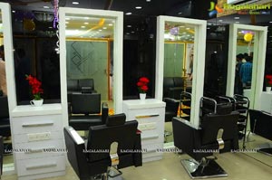 Priya Anduluri Naturals Lounge Salon