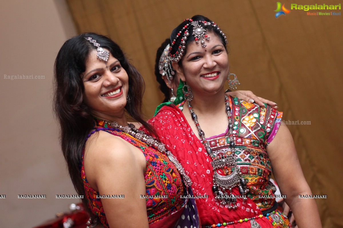 Pre Dandiya Bash 2016 by Phankar Innovative Minds at The Manohar, Hyderabad