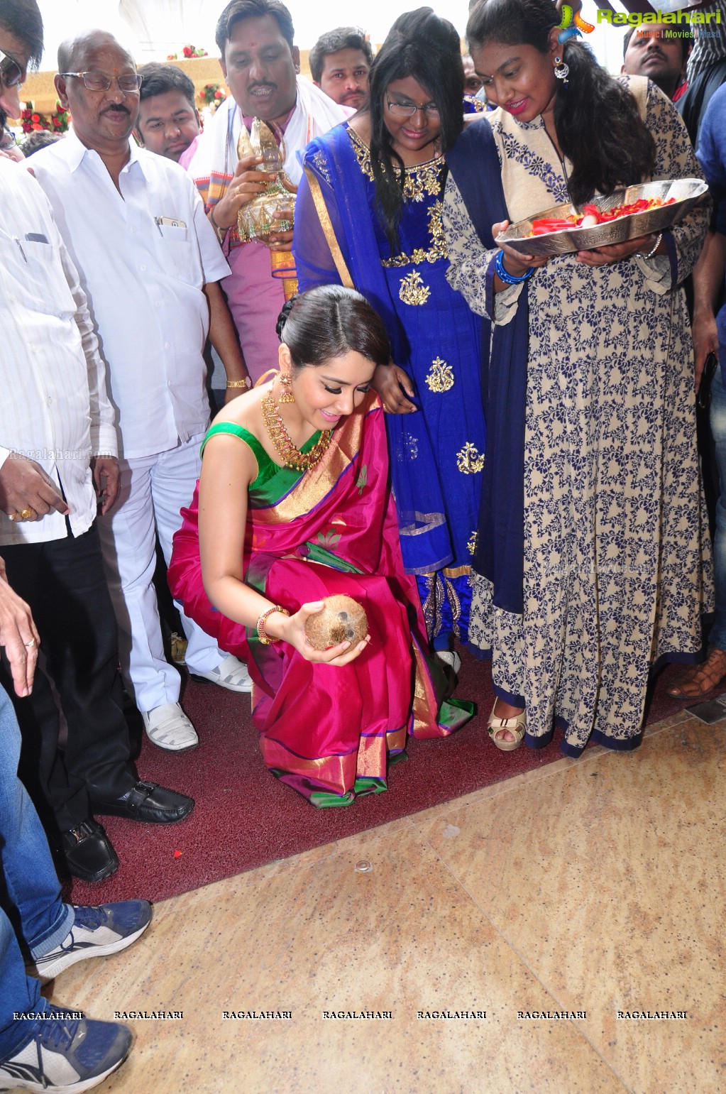 Raashi Khanna inaugurates R.S Brothers at Kothapet, Hyderabad