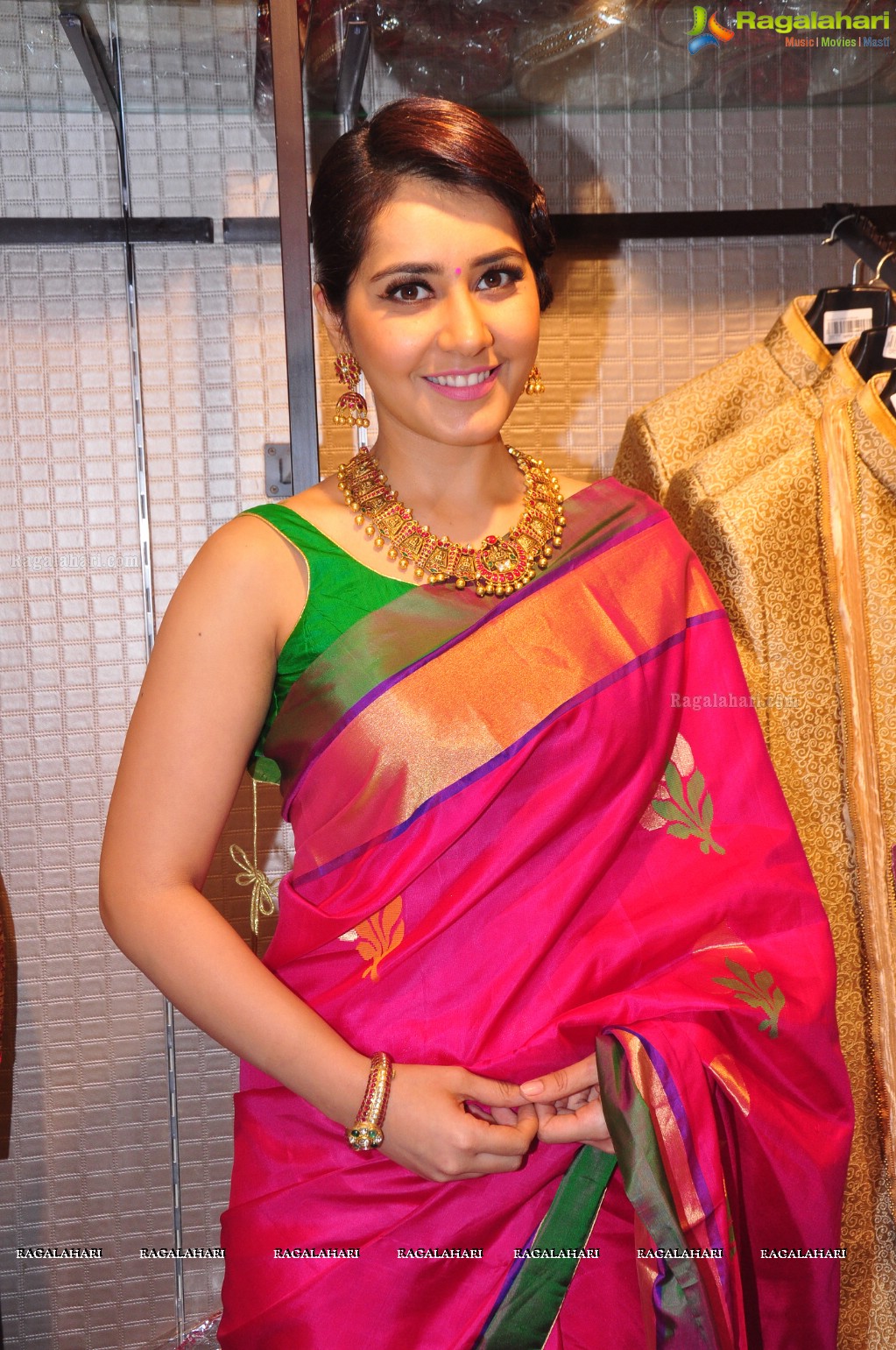 Raashi Khanna inaugurates R.S Brothers at Kothapet, Hyderabad