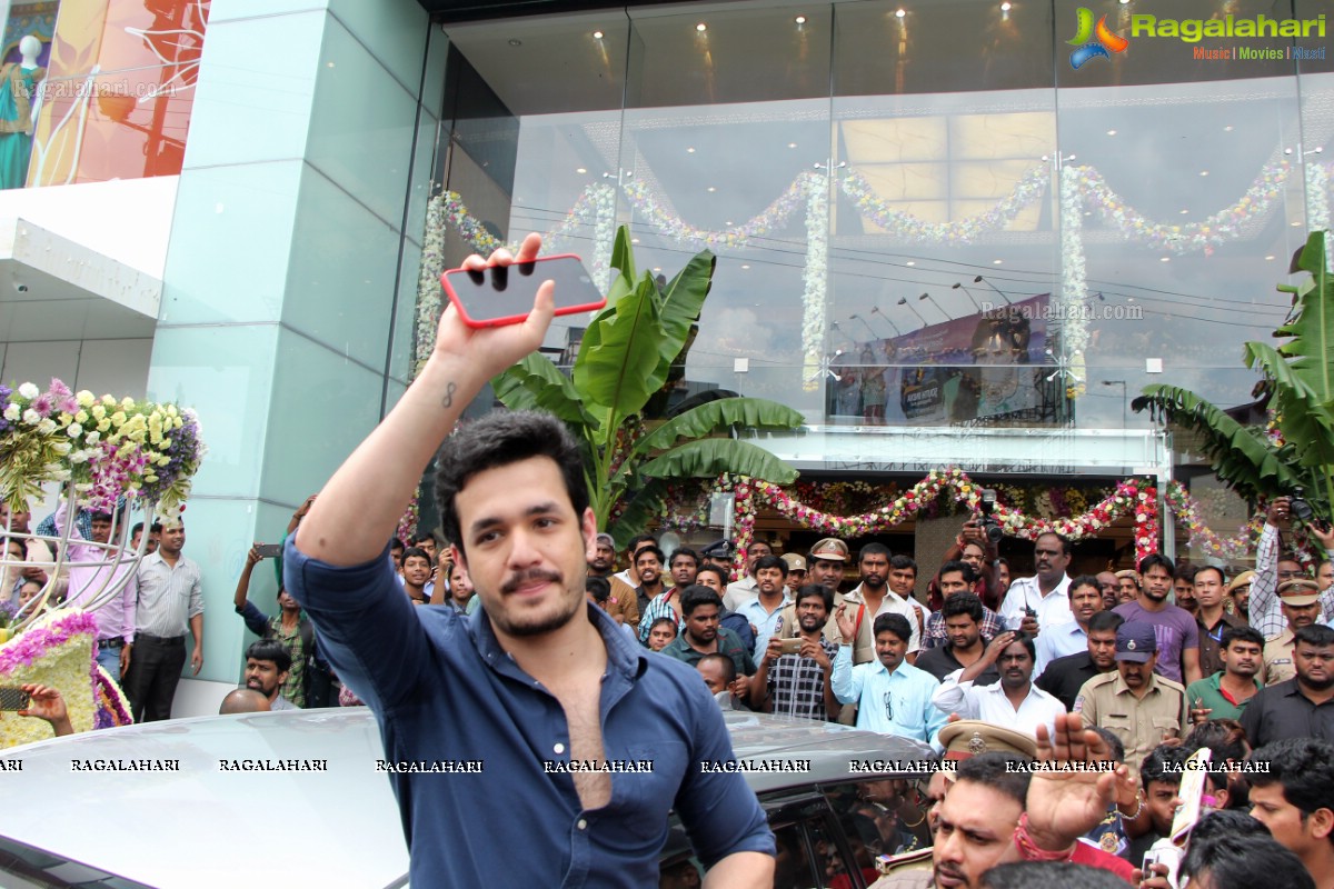 Samantha and Akhil launches South India Shopping Mall, Hyderabad