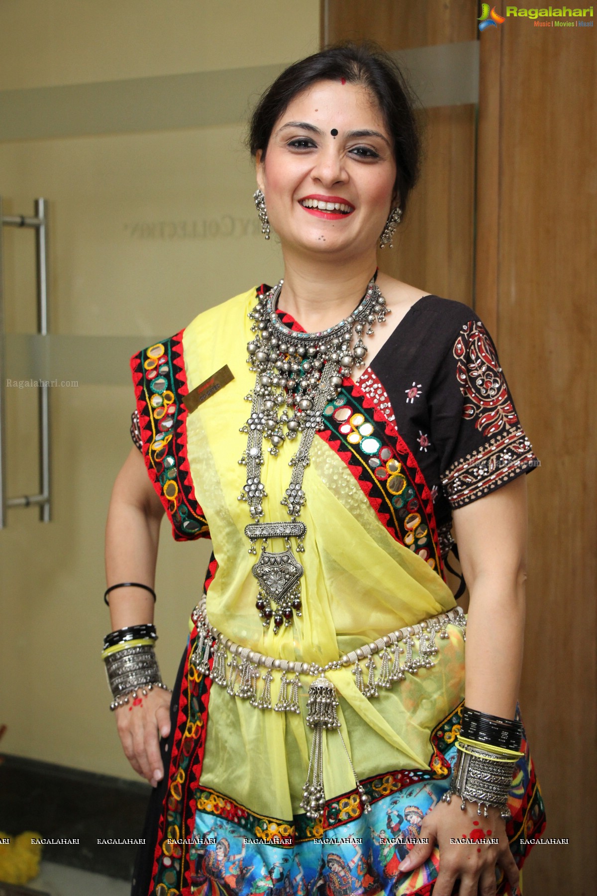 Sanskruti Ladies Club Dandiya Raas 2016 at Hydermahal