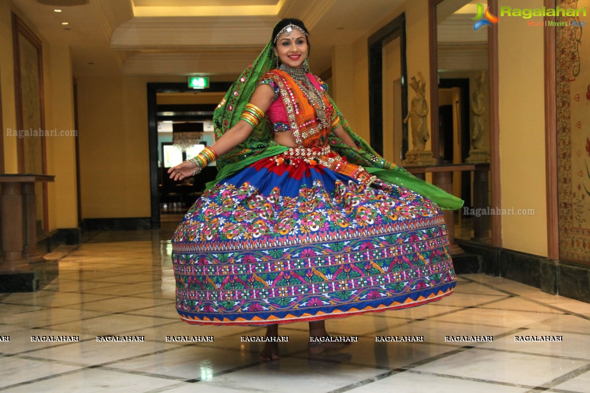 Sanskruti Ladies Club Dandiya Raas 2016 at Hydermahal