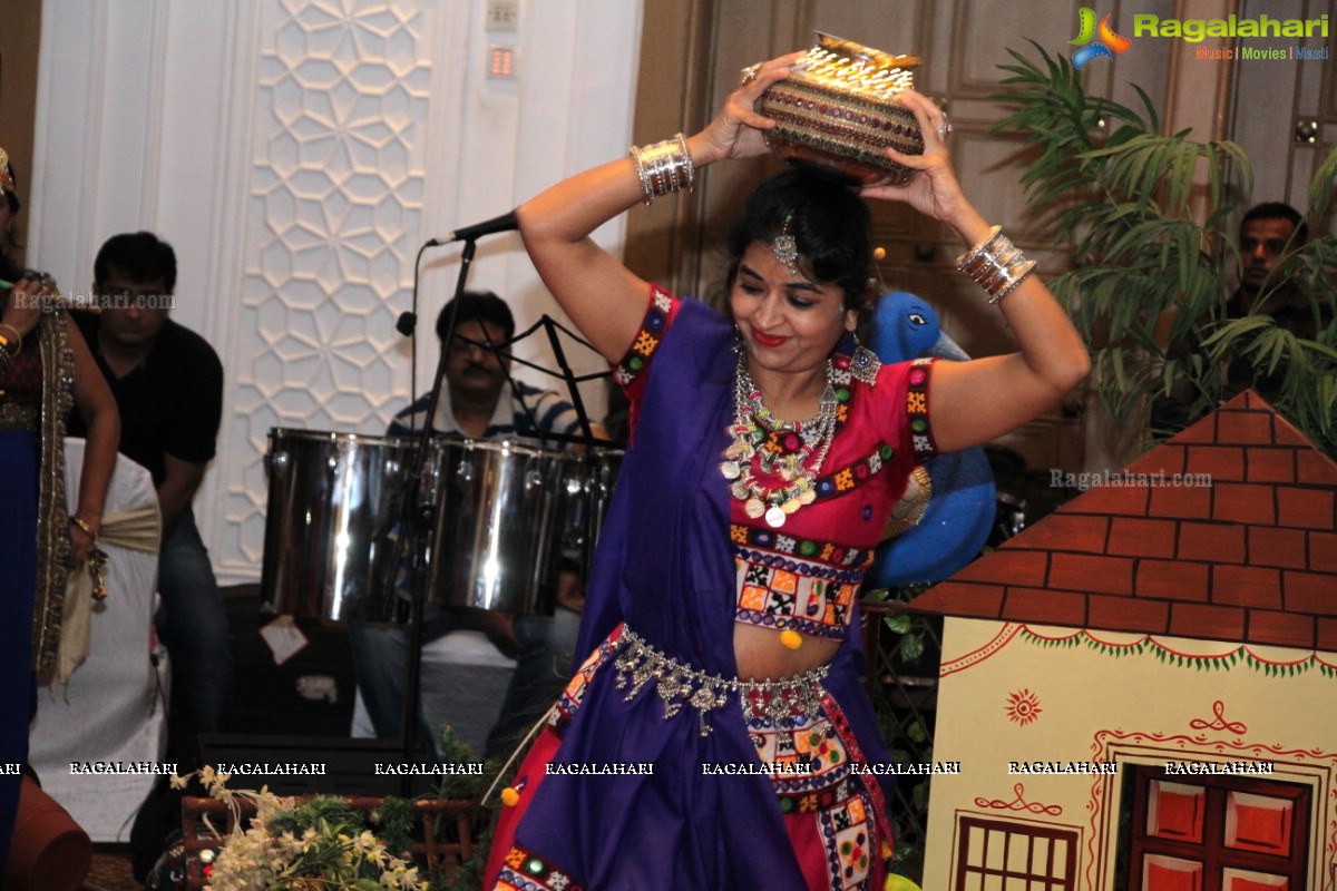 Sanskruti Ladies Club Dandiya Raas 2016 at Hydermahal