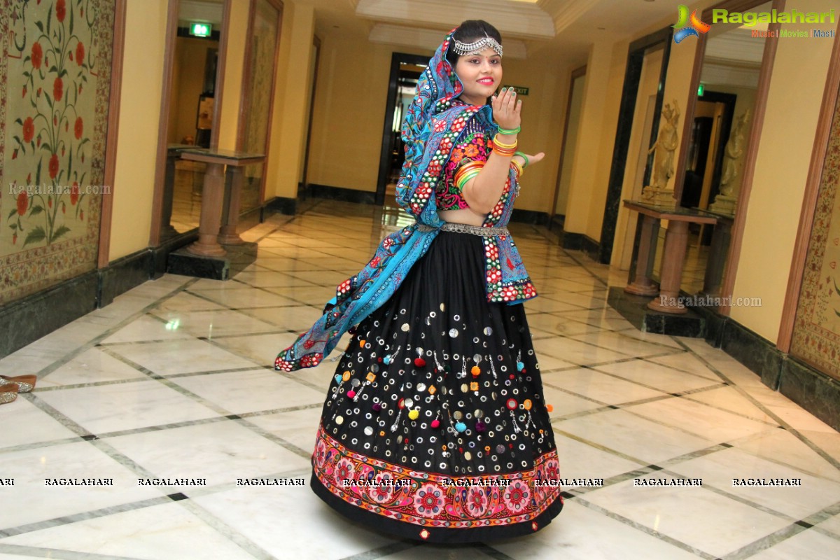 Sanskruti Ladies Club Dandiya Raas 2016 at Hydermahal