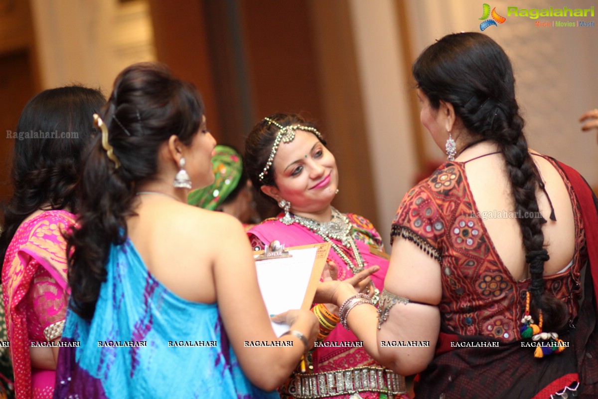 Sanskruti Ladies Club Dandiya Raas 2016 at Hydermahal