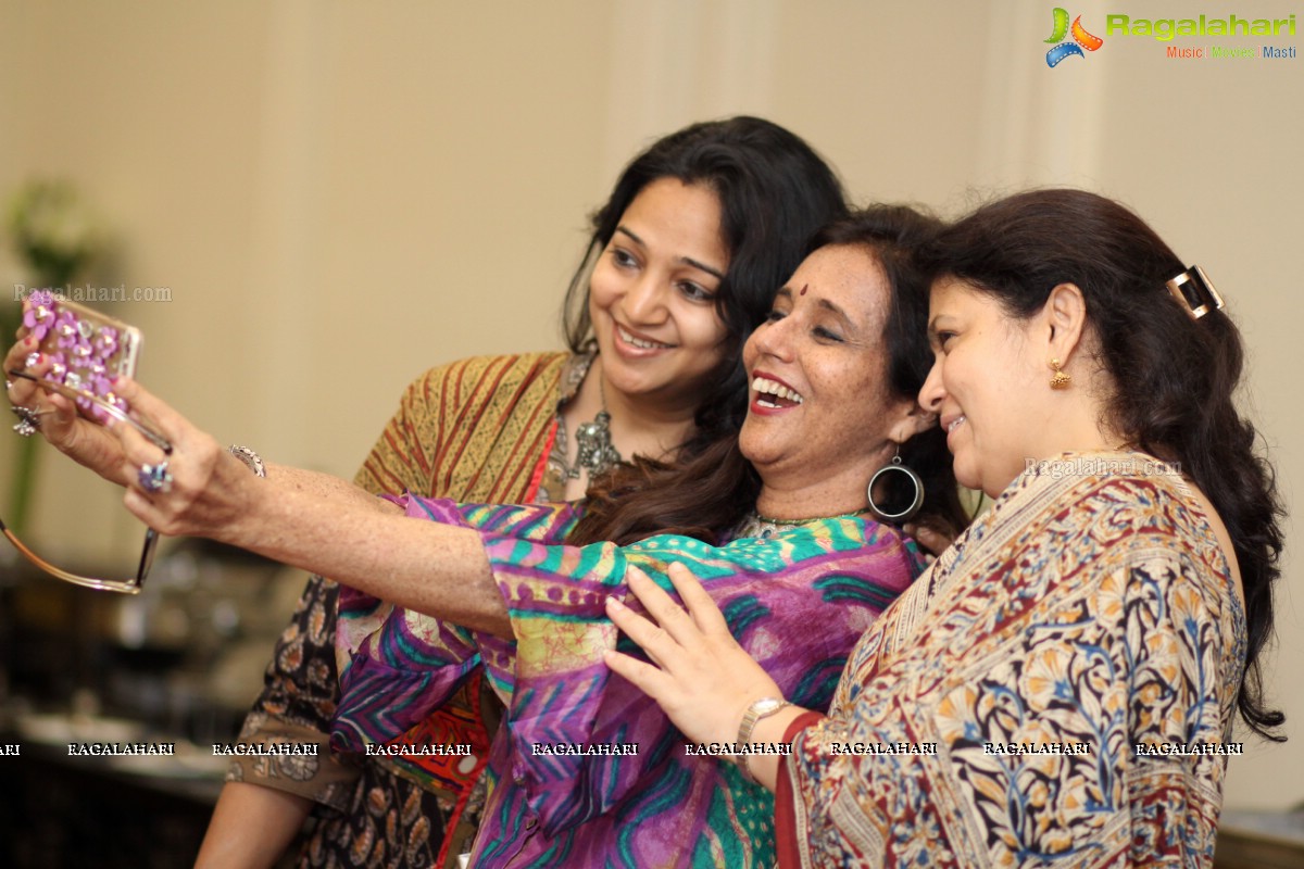 Sanskruti Ladies Club Dandiya Raas 2016 at Hydermahal