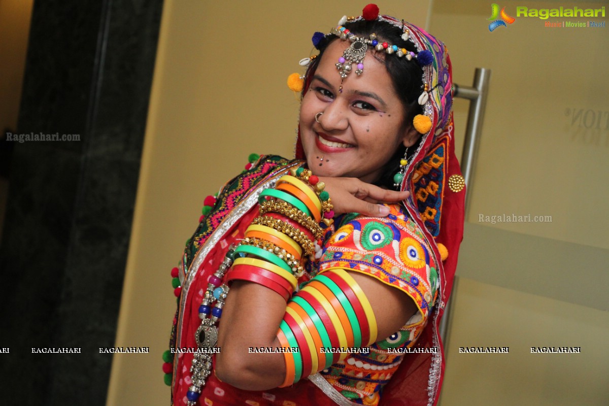 Sanskruti Ladies Club Dandiya Raas 2016 at Hydermahal