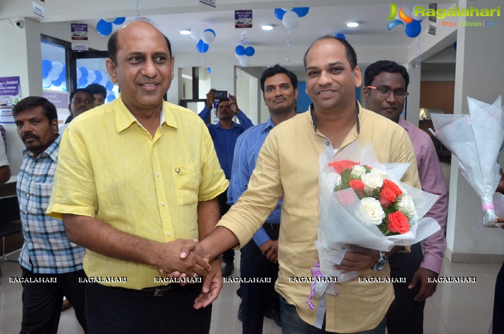 Nikita Bisht Launches Sleepwell World Showroom Miyapur, Hyderabad