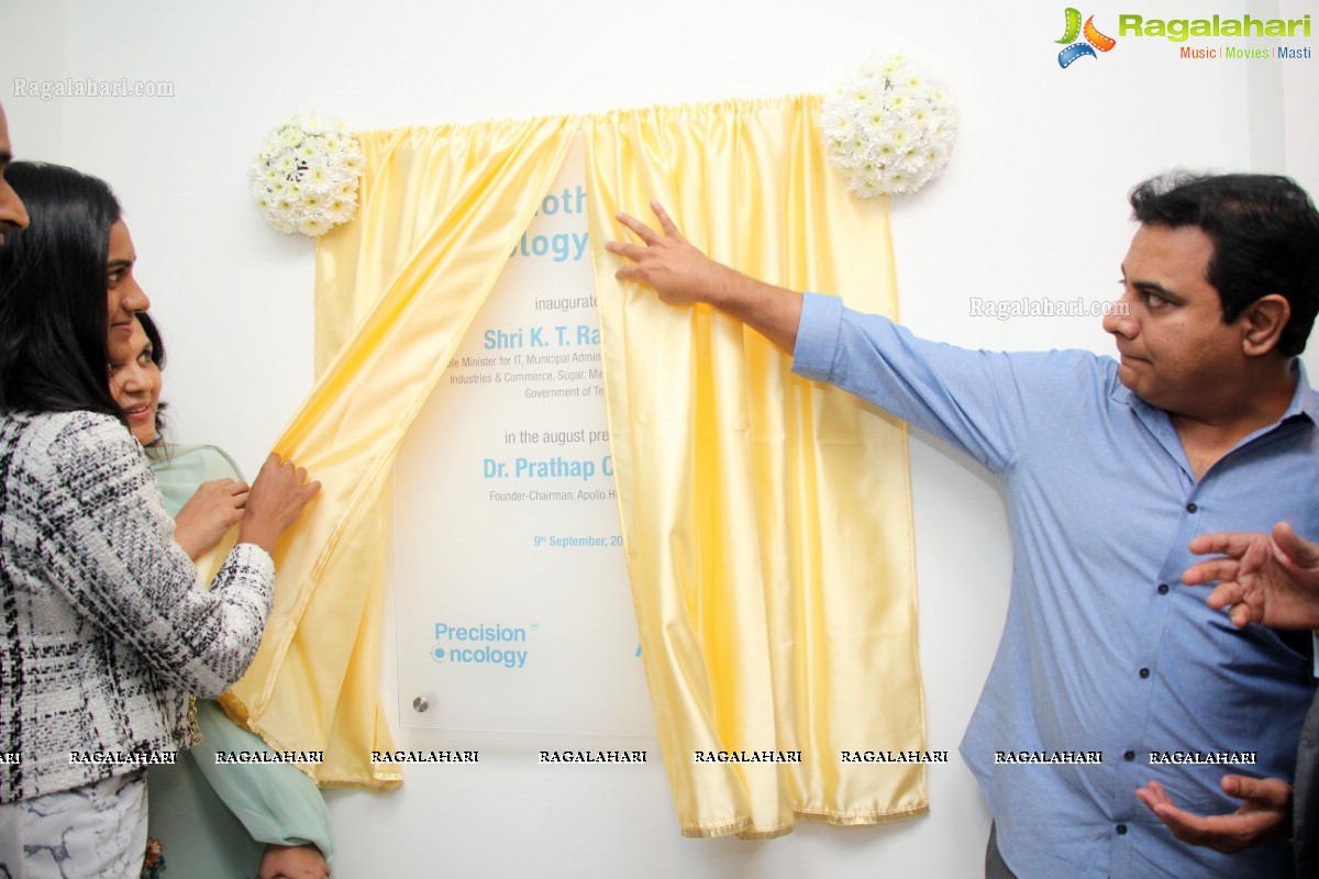 'Apollo Cancer Institutes' launches 'Tomotherapy' at Hyderabad