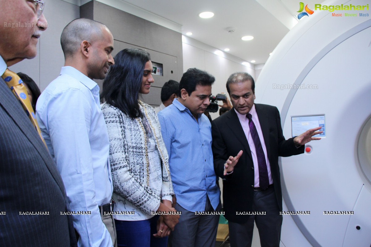 'Apollo Cancer Institutes' launches 'Tomotherapy' at Hyderabad