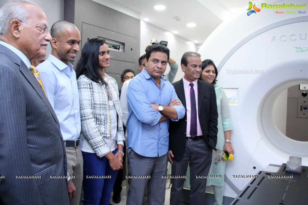 'Apollo Cancer Institutes' launches 'Tomotherapy' at Hyderabad