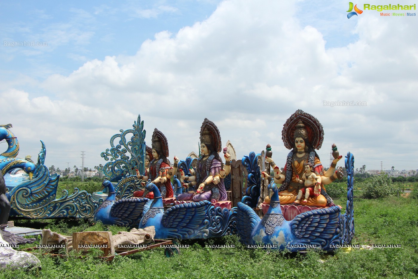 Ganesh Chaturthi Idols Sale at Nagole X Road, Hyderabad