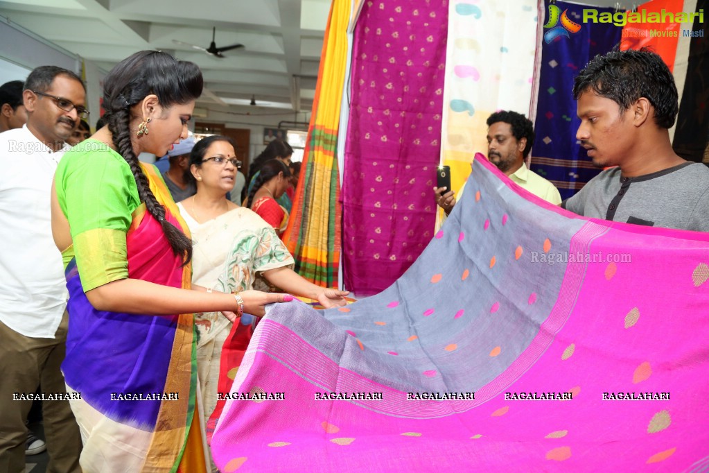 GoCoop Launches 'GoSwadeshi' Handwoven Fair At Ameerpet