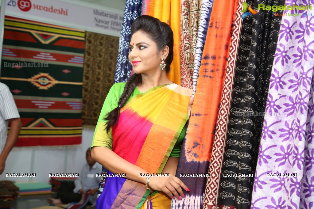 GoCoop Launches 'GoSwadeshi' Handwoven Fair At Ameerpet