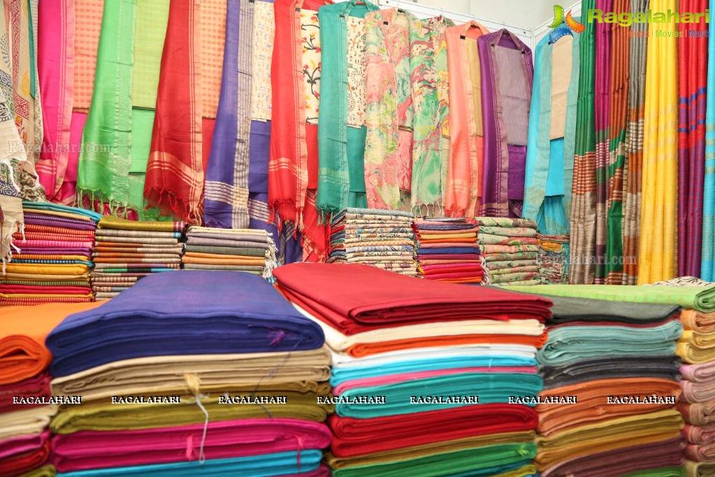 GoCoop Launches 'GoSwadeshi' Handwoven Fair At Ameerpet