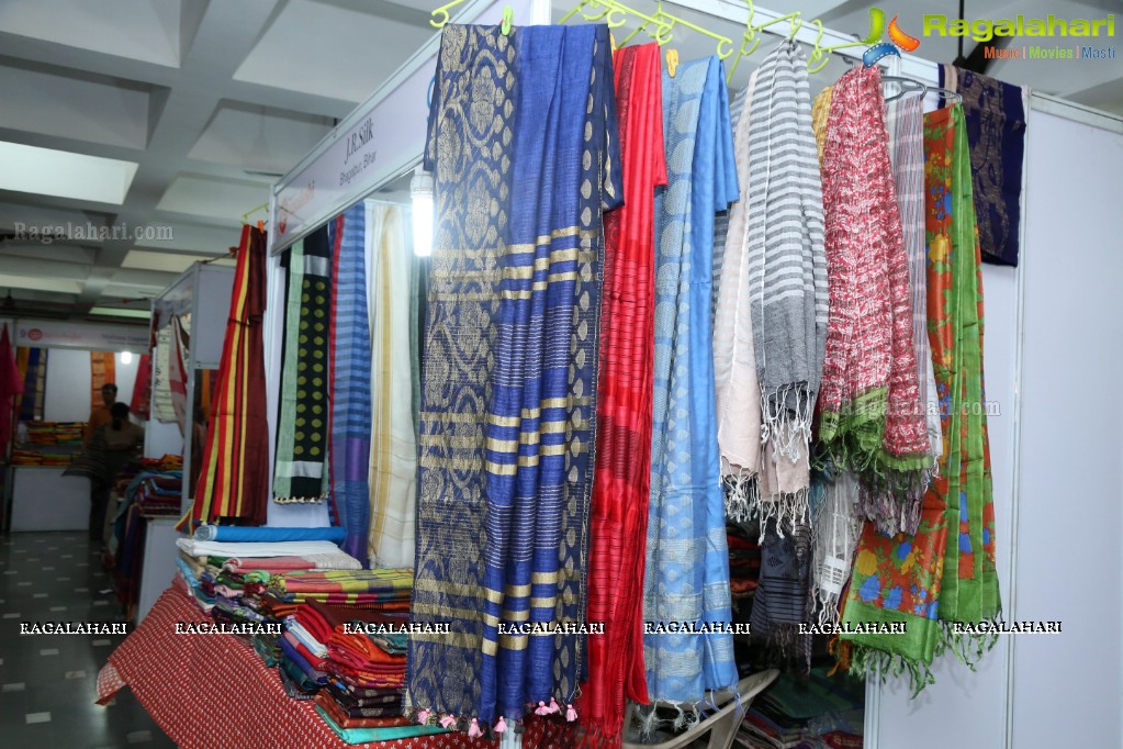 GoCoop Launches 'GoSwadeshi' Handwoven Fair At Ameerpet