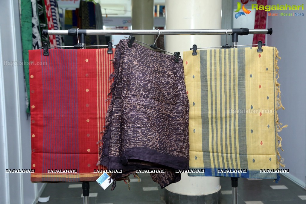 GoCoop Launches 'GoSwadeshi' Handwoven Fair At Ameerpet