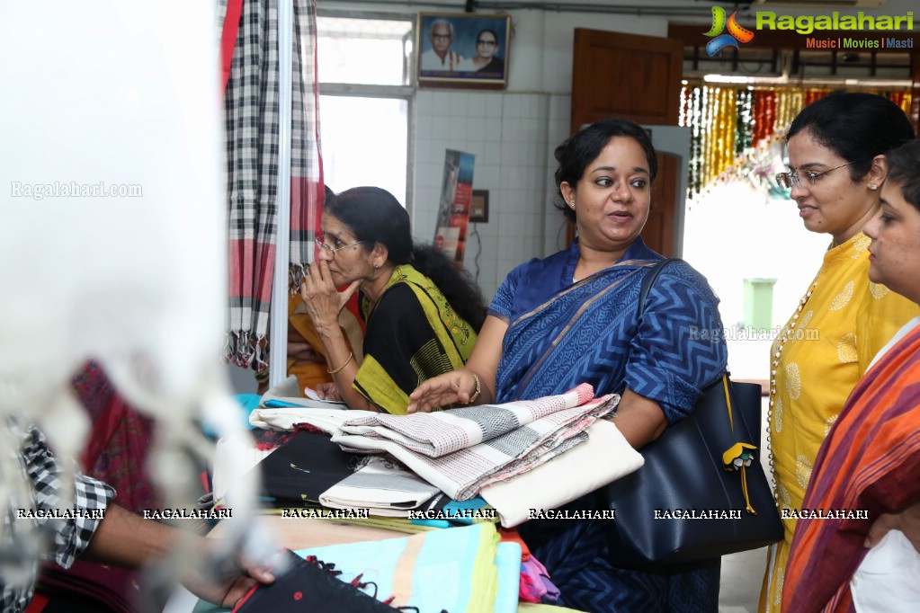 GoCoop Launches 'GoSwadeshi' Handwoven Fair At Ameerpet