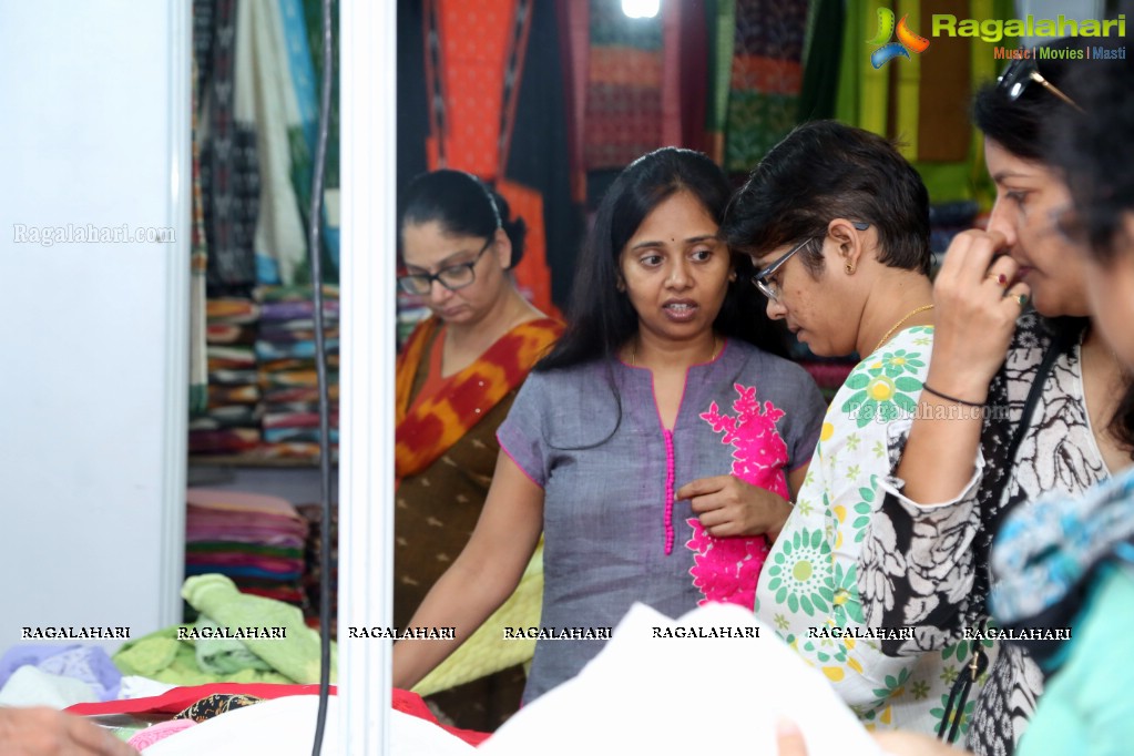 GoCoop Launches 'GoSwadeshi' Handwoven Fair At Ameerpet