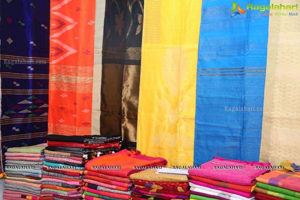 GoCoop Launches 'GoSwadeshi' Handwoven Fair At Ameerpet