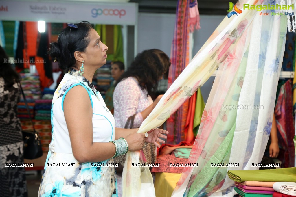 GoCoop Launches 'GoSwadeshi' Handwoven Fair At Ameerpet