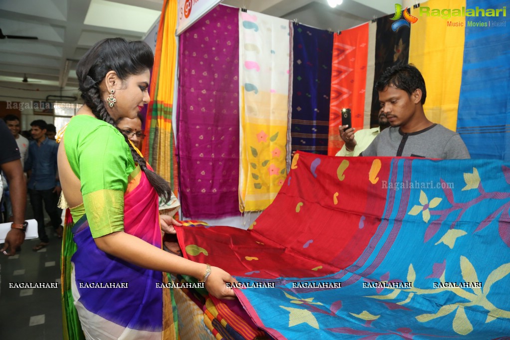 GoCoop Launches 'GoSwadeshi' Handwoven Fair At Ameerpet