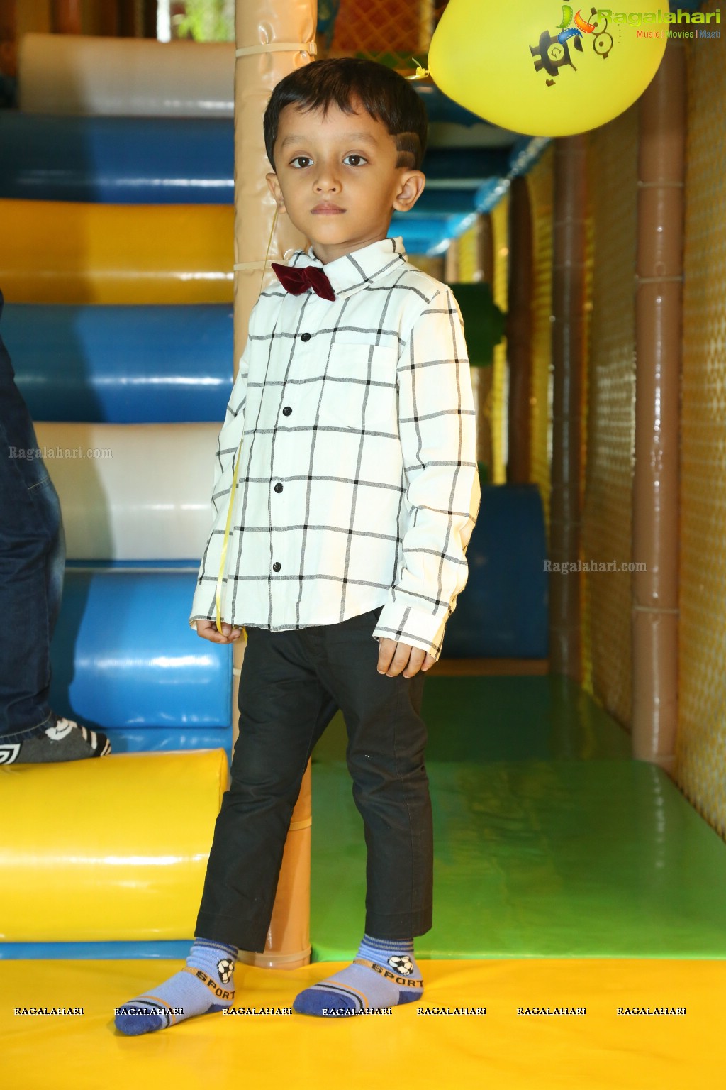 Aanya & Parth Birthday Party at Kids Centre