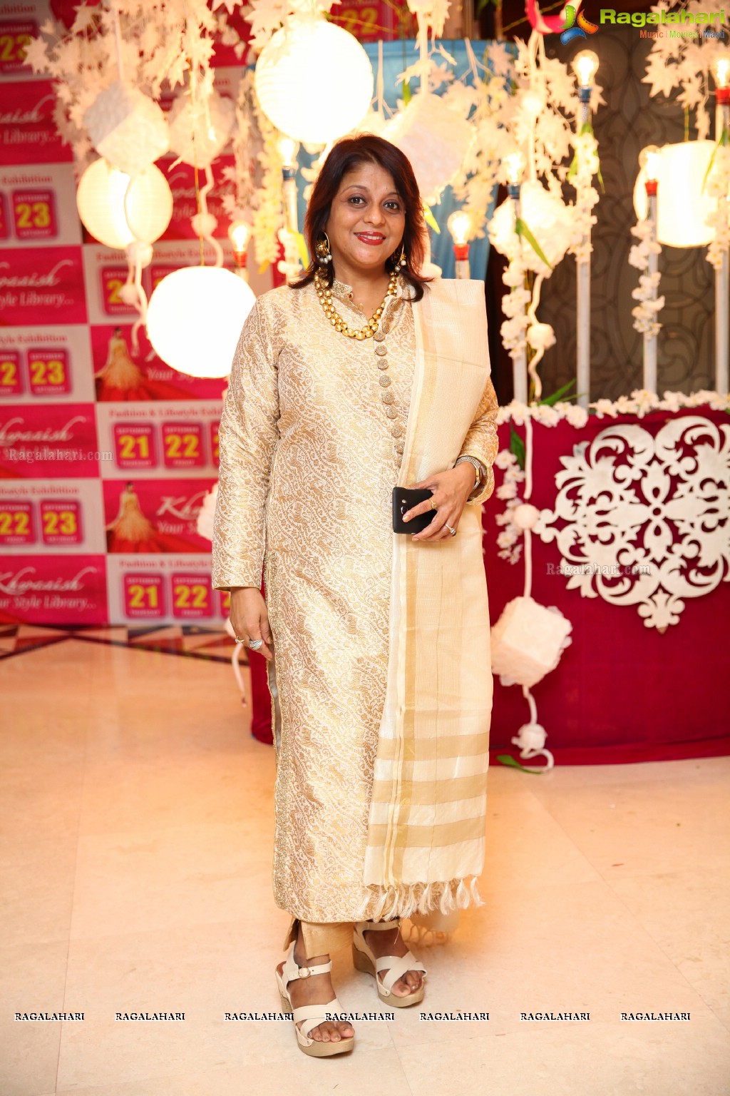 Abhimanika Tavi launches Khwaaish Designer Exhibition at Taj Krishna