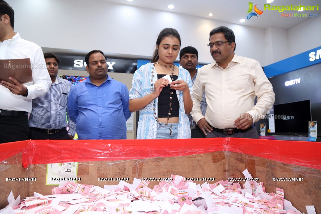 Shalini Pandey announces Bajaj Electronics Gold Hungama Lucky Winners at Forum Sujana Mall