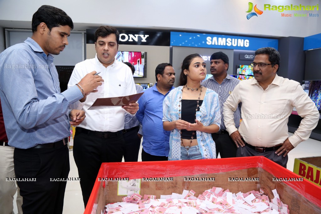 Shalini Pandey announces Bajaj Electronics Gold Hungama Lucky Winners at Forum Sujana Mall