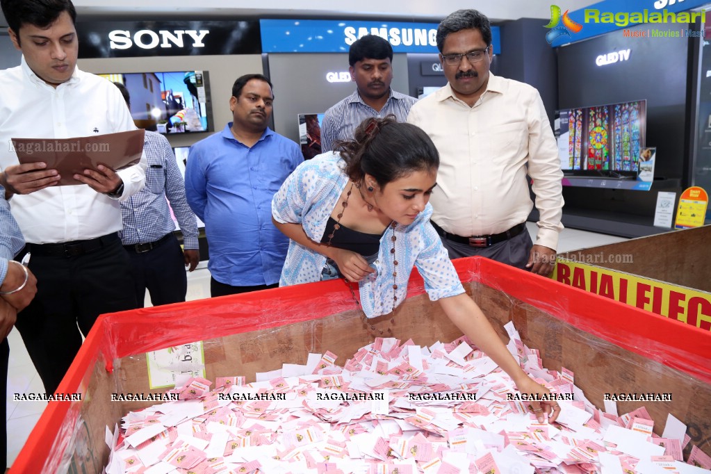 Shalini Pandey announces Bajaj Electronics Gold Hungama Lucky Winners at Forum Sujana Mall