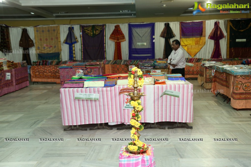 Bhavya Sri launches Co-Optex Mega Expo at TTD Kalyana Mandapam, Himayatnagar