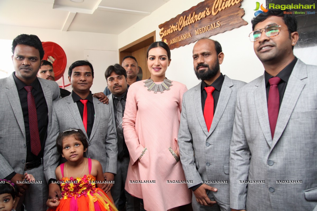 Catherine Tresa inaugurates Eledent Hospitals, Kondapur