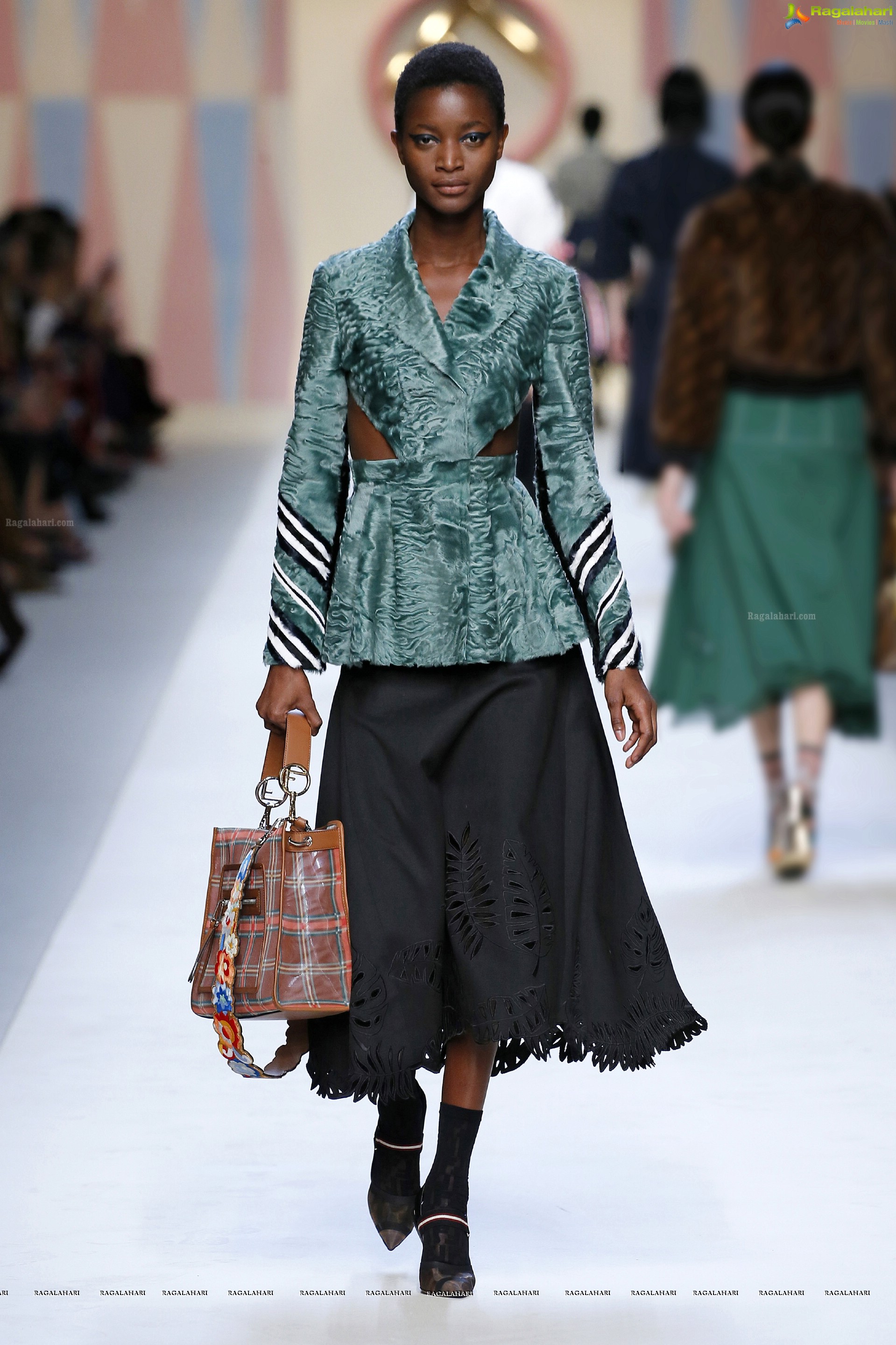 Fendi Spring-Summer 2018 Women's Fashion Show