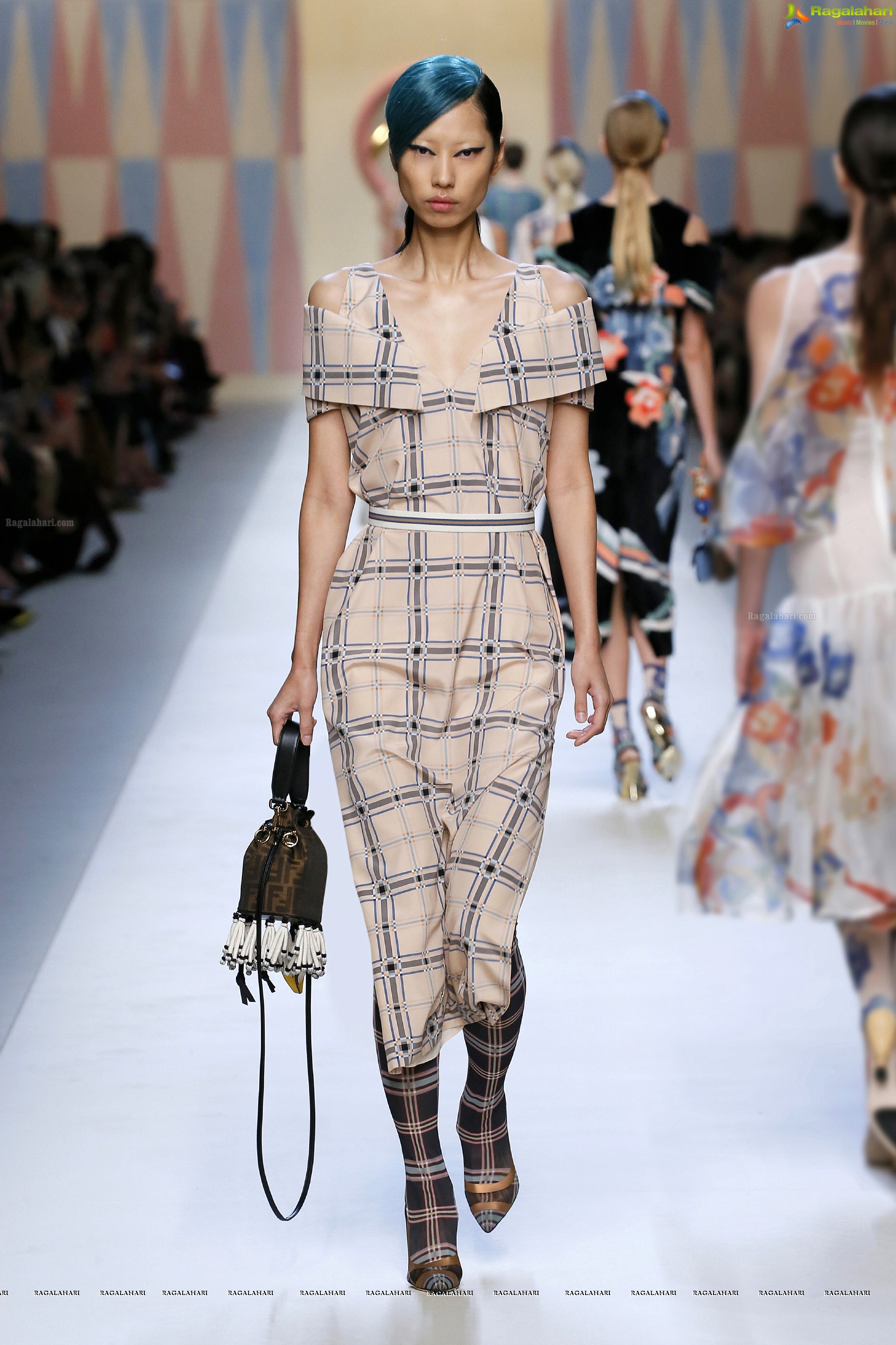 Fendi Spring-Summer 2018 Women's Fashion Show