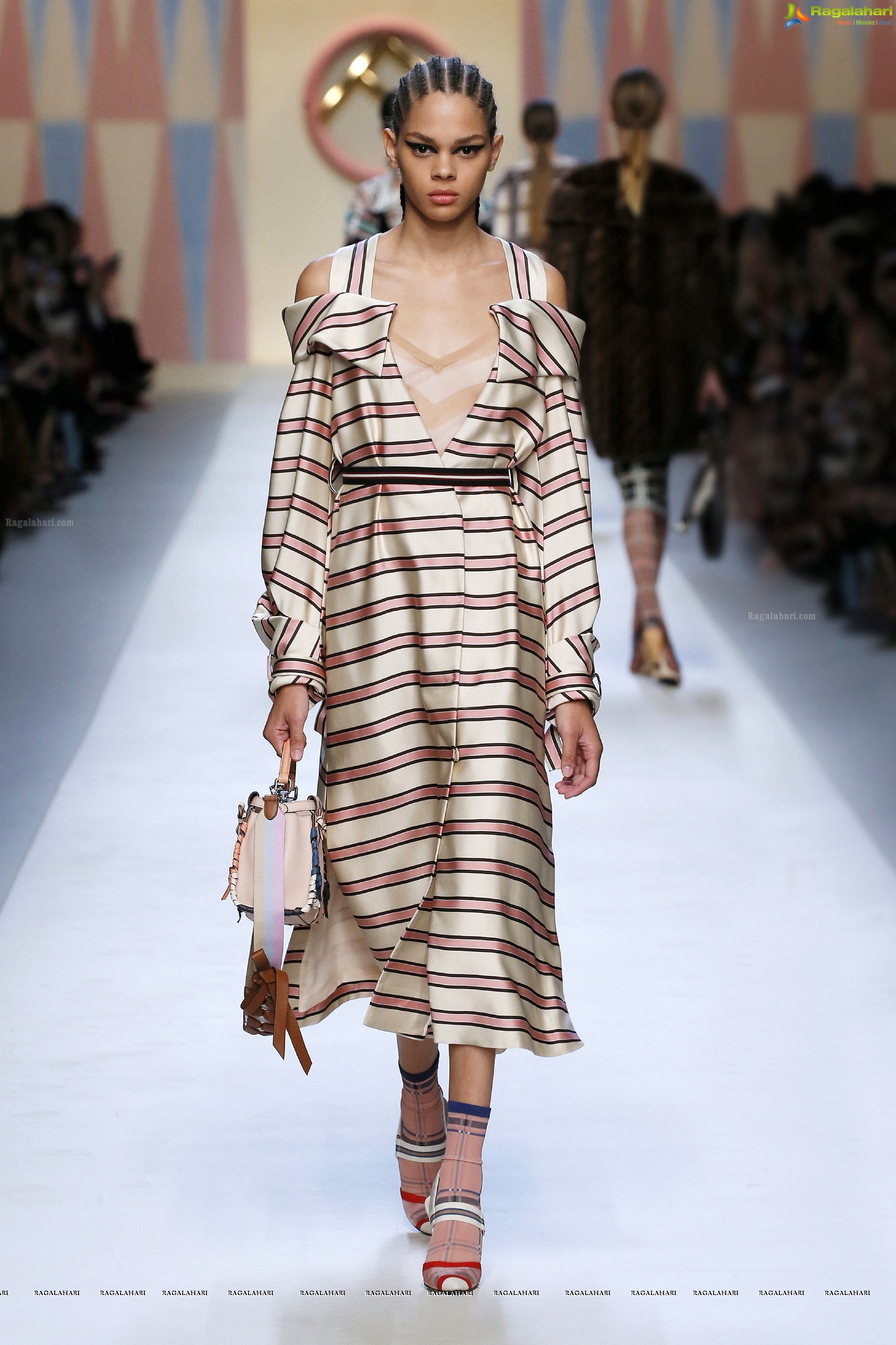 Fendi Spring-Summer 2018 Women's Fashion Show