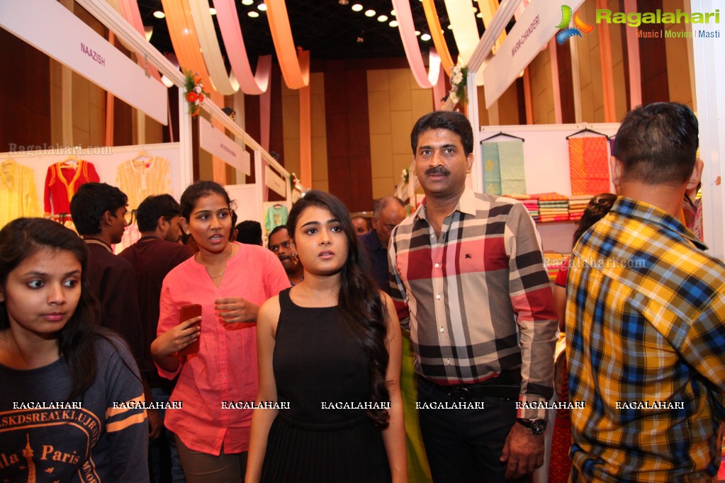 Shalini Pandey launches Hi Life Exhibition at Novotel, HICC