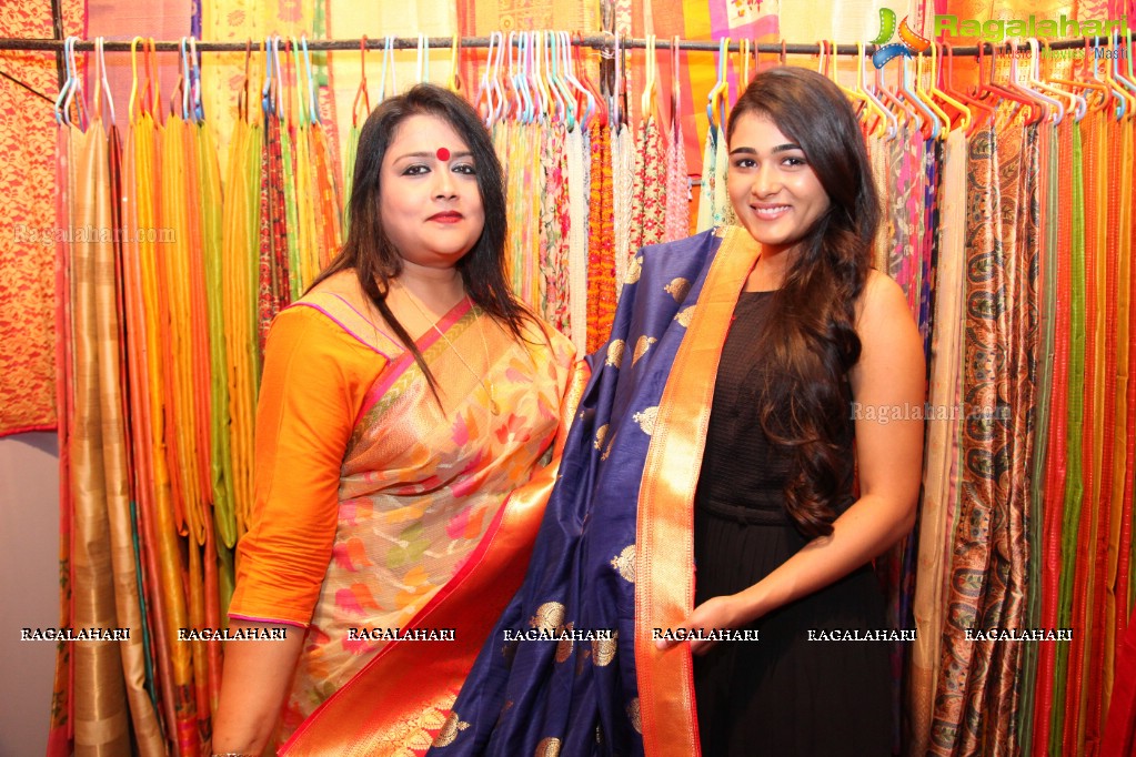 Shalini Pandey launches Hi Life Exhibition at Novotel, HICC