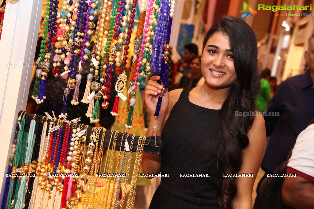 Shalini Pandey launches Hi Life Exhibition at Novotel, HICC