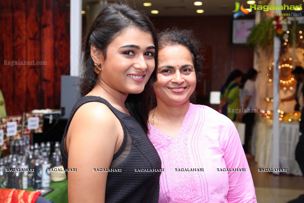 Shalini Pandey launches Hi Life Exhibition at Novotel, HICC