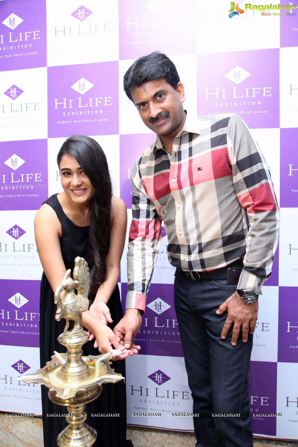 Shalini Pandey launches Hi Life Exhibition at Novotel, HICC