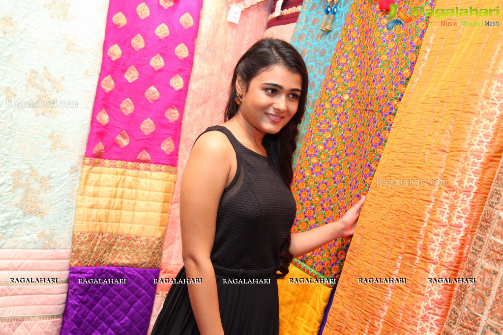 Shalini Pandey launches Hi Life Exhibition at Novotel, HICC