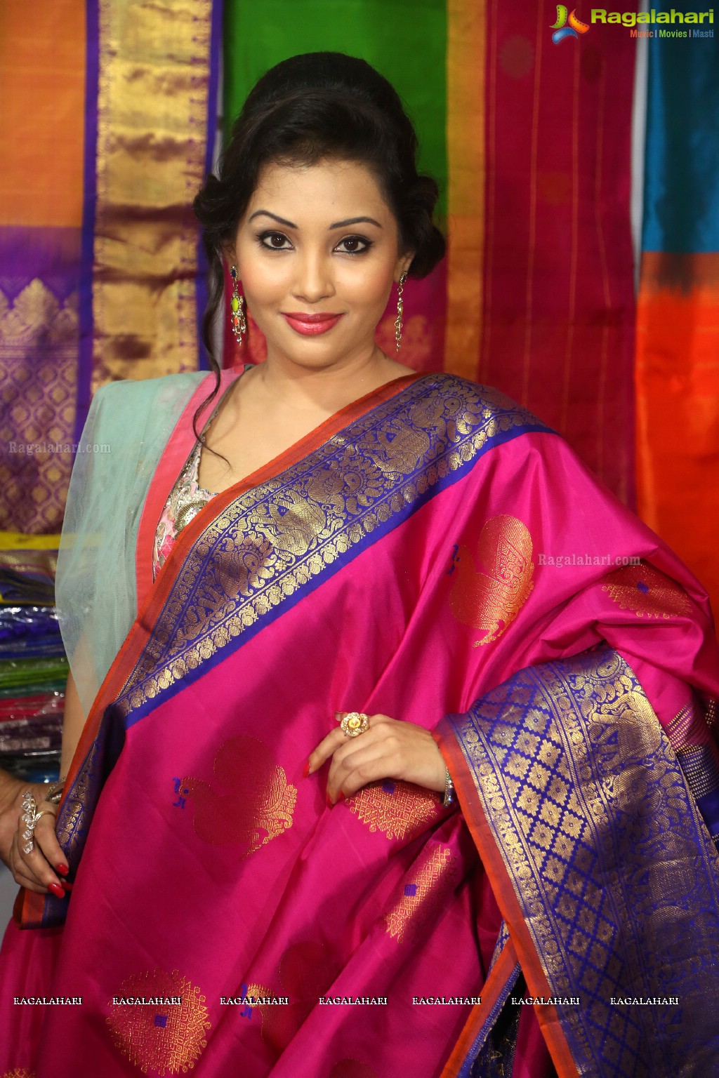 Ibra Khan launches National Silk Expo at Sri Satya Sai Nigamagamam