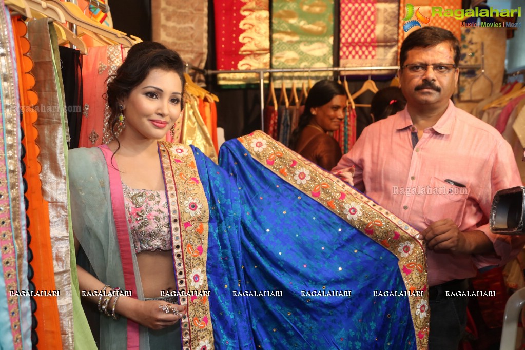 Ibra Khan launches National Silk Expo at Sri Satya Sai Nigamagamam