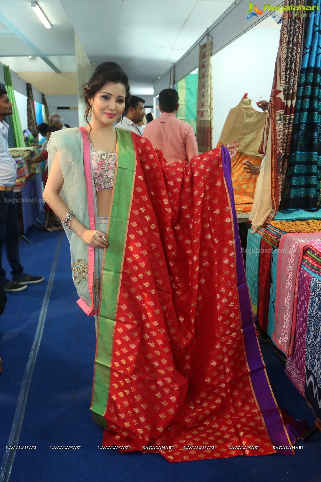 Ibra Khan launches National Silk Expo at Sri Satya Sai Nigamagamam